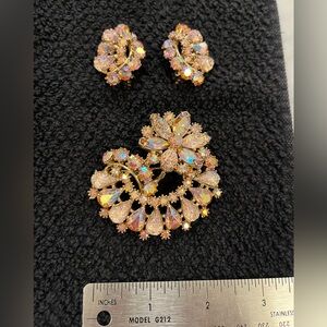 Elegant Gold and Pink Crystal Brooch Set